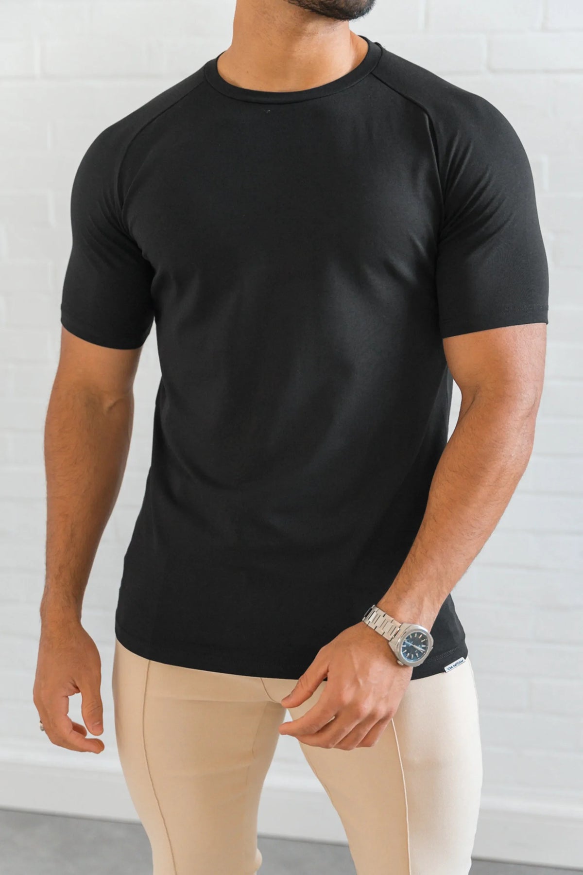 The Muscle Basic T-Shirt – Strength Meets Style