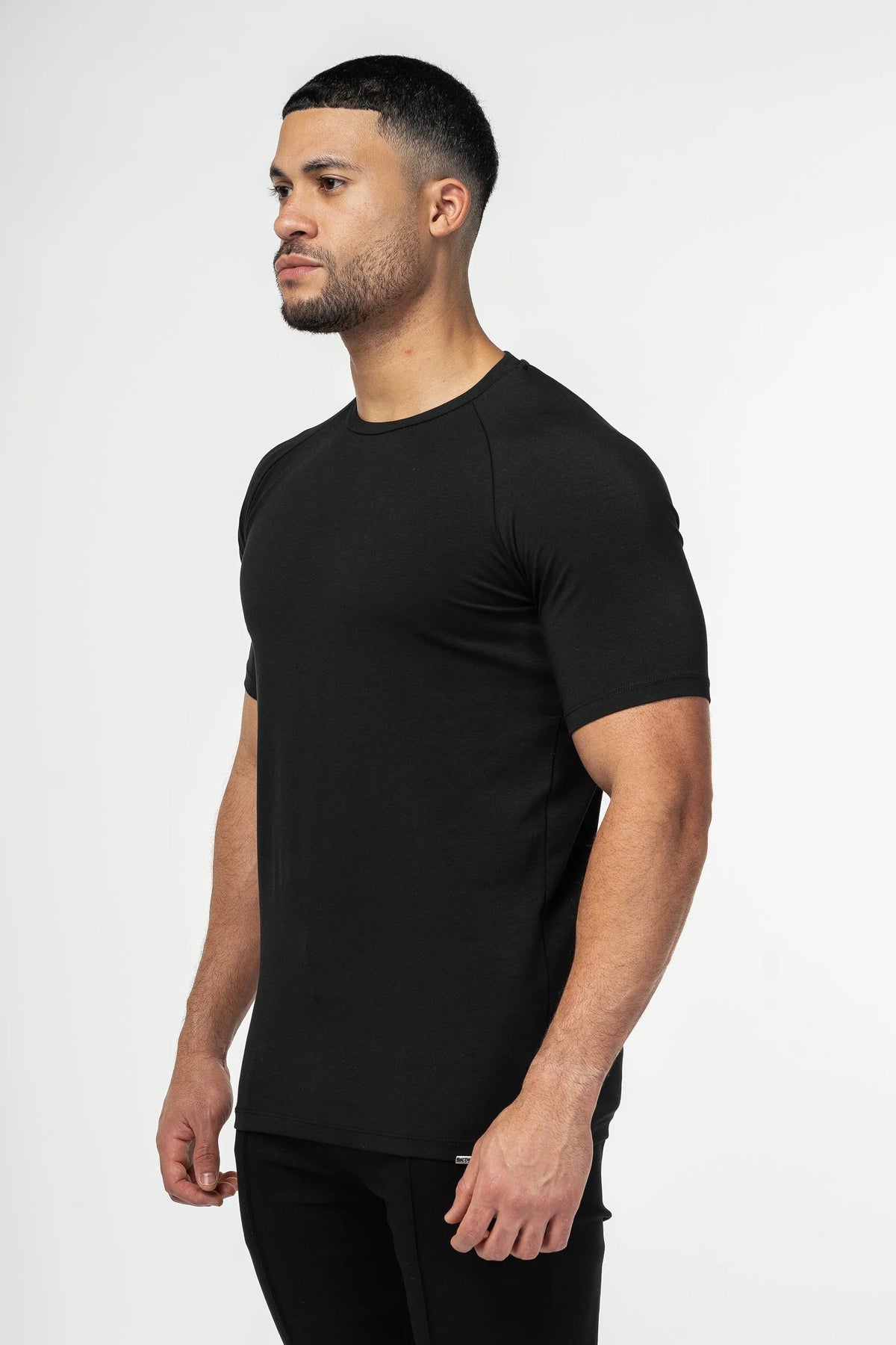 The Muscle Basic T-Shirt – Strength Meets Style
